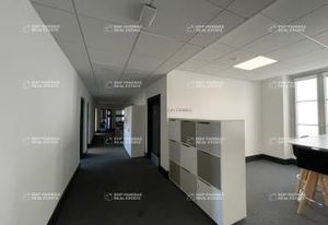 Location bureaux Marseille 2 - Proche transports en commun