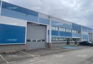 Location bâtiment logistique Vitrolles - 4 quais et bureaux