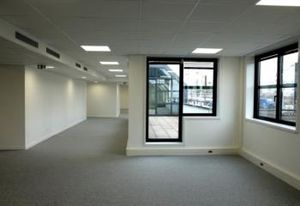 Location bureaux Levallois-Perret - Proche bus et SNCF Clichy-Levallois