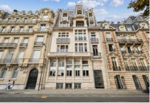 Bureaux à vendre Paris 8, proche métro, RER et bus