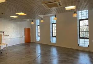 Location bureau Paris 20 - Proche bus et autoroute A3