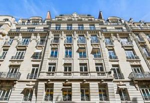Location bureaux Paris 8 - Proche métro Monceau et bus Haussmann