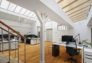 Bureaux atypiques à vendre Paris 10 - Fond de cour rénové