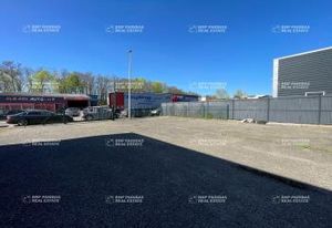Location bureaux & atelier Eckbolsheim - Parking clôturé