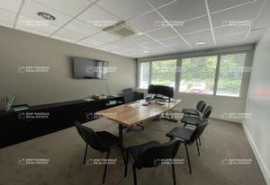 Vente bureaux Challes-les-Eaux, emplacement premium, 36 places de parking