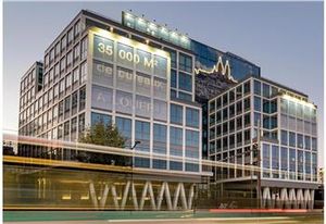 Location bureaux Paris 18 - Proche transports en commun