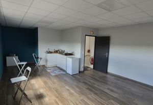 Location bureaux Izon près de Libourne - Cellule neuve