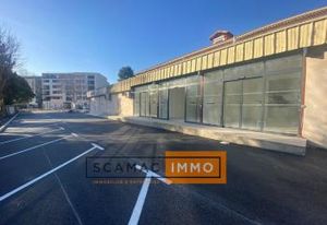 Location local commercial - 65 m²