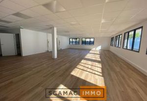 Location bureaux Éguilles - Proche commerces et axes autoroutiers