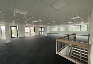 Location bureaux Aix-Les-Milles - Proche D9/A51 et commerces