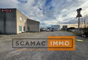 Location local commercial - 250 m²