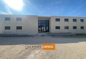 Location local commercial - 170 m²