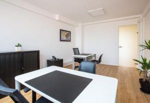 Location bureau équipé Marseille 6 - 4 postes - Proche place Castellane