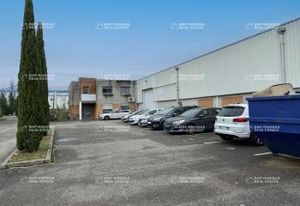 Local d'activité à louer Chassieu - 15 places de stationnement