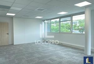 Location bureaux Sophia Antipolis - Proche complexe sportif Nautipolis