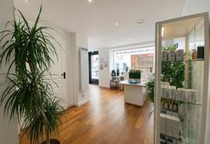 Location boutique Batignolles Paris 17 - vitrine 6m