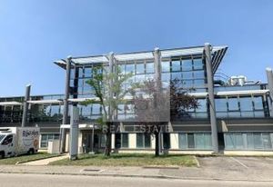 Location bureaux Corbas - Proche A46 et aéroport Saint-Exupéry