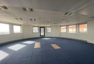 Bureaux à louer Noisy-le-Grand - Proche RER A et bus