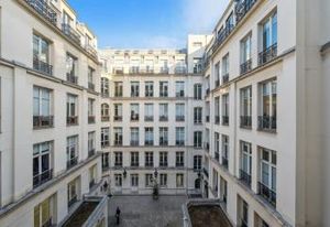 Location bureaux Paris 9 - Proche Métro et Gare Saint-Lazare