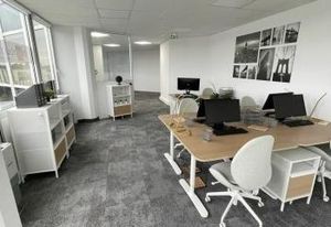 Location bureaux Pessac - Proche rocade, bus, tram et aéroport