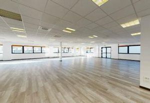 Location bureaux Saint-Priest - Proche Tramway T2 et A43