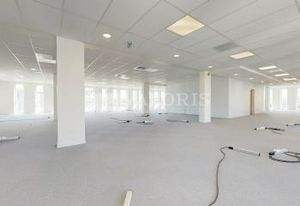 Location bureaux Décines-Charpieu - Proche rocade Est et A46, Tram T7 et Bus 85