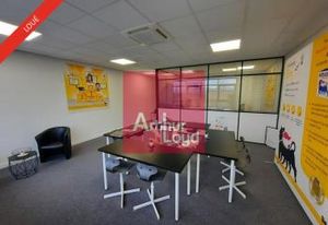 Location bureau Cournon-d'Auvergne - Proche autoroutes et transports en commun