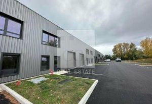 Locaux d'activités à louer Bourgoin-Jallieu - Proximité centre-ville et A43