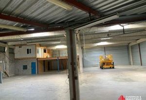 Local d'activité avec showroom à louer Eysines - Accès rocade sortie 9