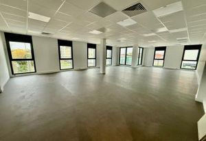 Location bureaux Péronnas - Proche centre-ville, avenue de Lyon