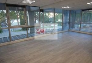 Location bureaux Nîmes - Proche échangeur autoroutier A9 et bus