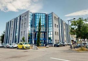 Location bureaux Lyon 7 - Proche métro B et grands axes routiers