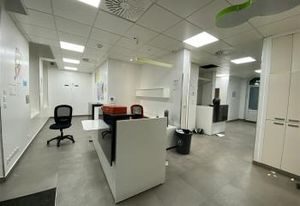 Location de bureaux à Paris 10, proche République, métro et bus