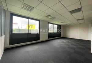 Location bureaux Chassieu - Proche aéroport Lyon-Bron et autoroutes A42 et A43