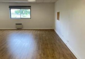 Location bureaux Villenave-d'Ornon - Proche sortie 17, ZA Chanteloiseau et gare LGV