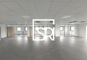 Location bureaux Clermont-Ferrand - Quartier La Brézet, proche autoroute et aéroport