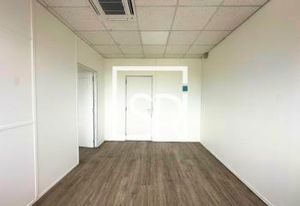 Location bureau Cournon-d'Auvergne - Proche A75, A71, A89 et gare