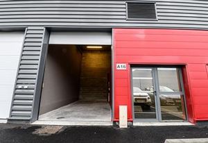 Location local commercial Saint-Jean-d'Illac - Parc d'activités sécurisé