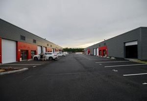 Location local commercial Saint-Jean-d'Illac - Parc d'activités sécurisé