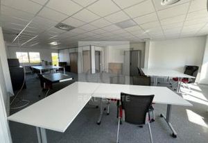 Location bureaux Décines-Charpieu - Proche périphérique Laurent Bonnevay et tram
