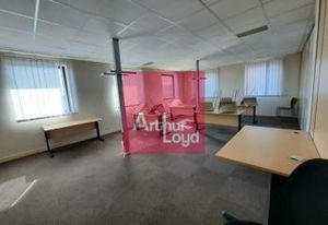 Location bureaux Clermont-Ferrand secteur CHU Estang - Proche transports en commun