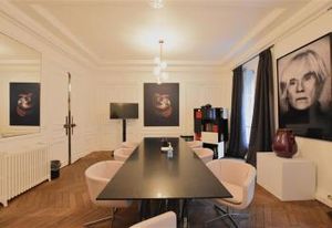 Bureaux à vendre Paris 8, proche métro Liège, immeuble de standing