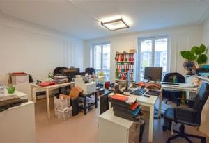 Location bureaux Paris 1, proche M° Châtelet ou Pont Neuf, immeuble haussmannien
