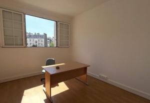 Location bureau Paris 17, proche métro Porte Maillot