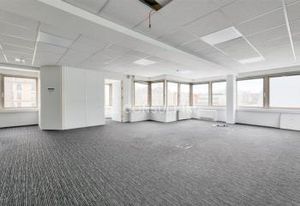 Vente bureaux Malakoff, proche Métro Ligne 13, centre-ville, 30 places de parking