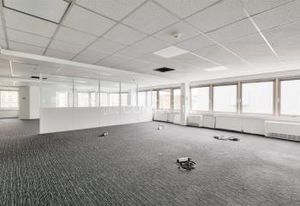 Vente bureaux Malakoff, proche Métro Ligne 13, centre-ville, 30 places de parking