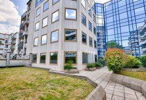 Vente bureaux Suresnes, proche tramway T2 et gare, avec extérieur privatif