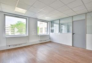 Vente bureaux Suresnes, proche tramway T2 et gare, 51 parkings
