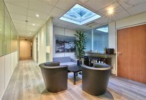 Vente bureaux Saint-Cloud, proche commerces et restauration