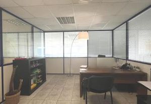 Location bureaux Mauguio - Proche aéroport et autoroutes A709 et A9